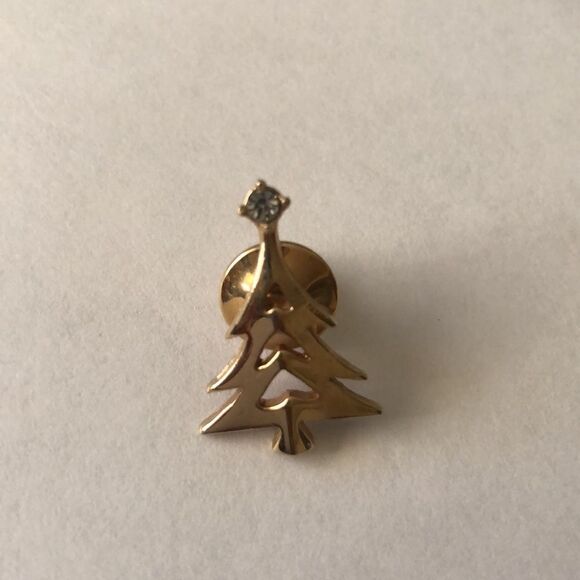 Avon Vintage Gold Tone Christmas Tree Pin Brooch - Picture 1 of 5